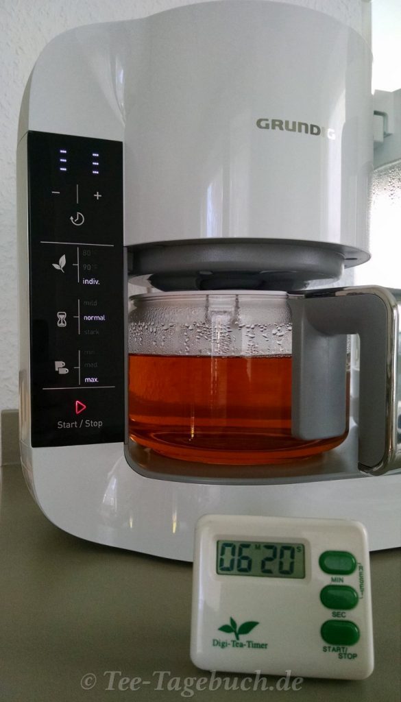 Trotz eingestellter Ziehzeit von 2 Minuten ist der Tee deutlich länger mit dem Wasser in Kontakt.