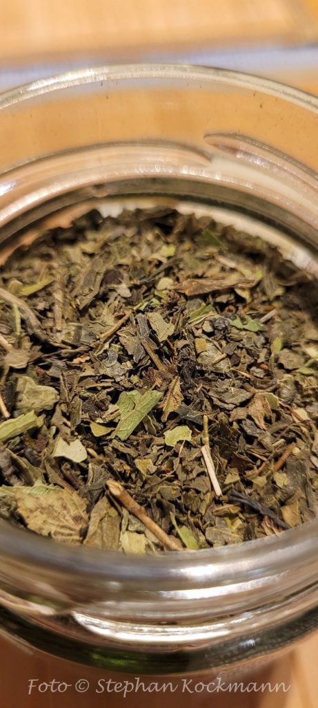 Tee von Besser im Glas